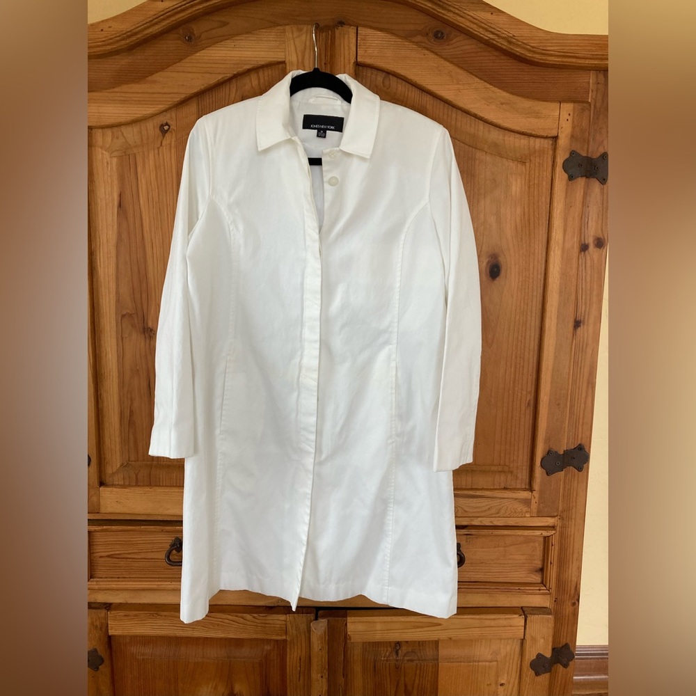 White Long Blazer/Doctor’s Coat